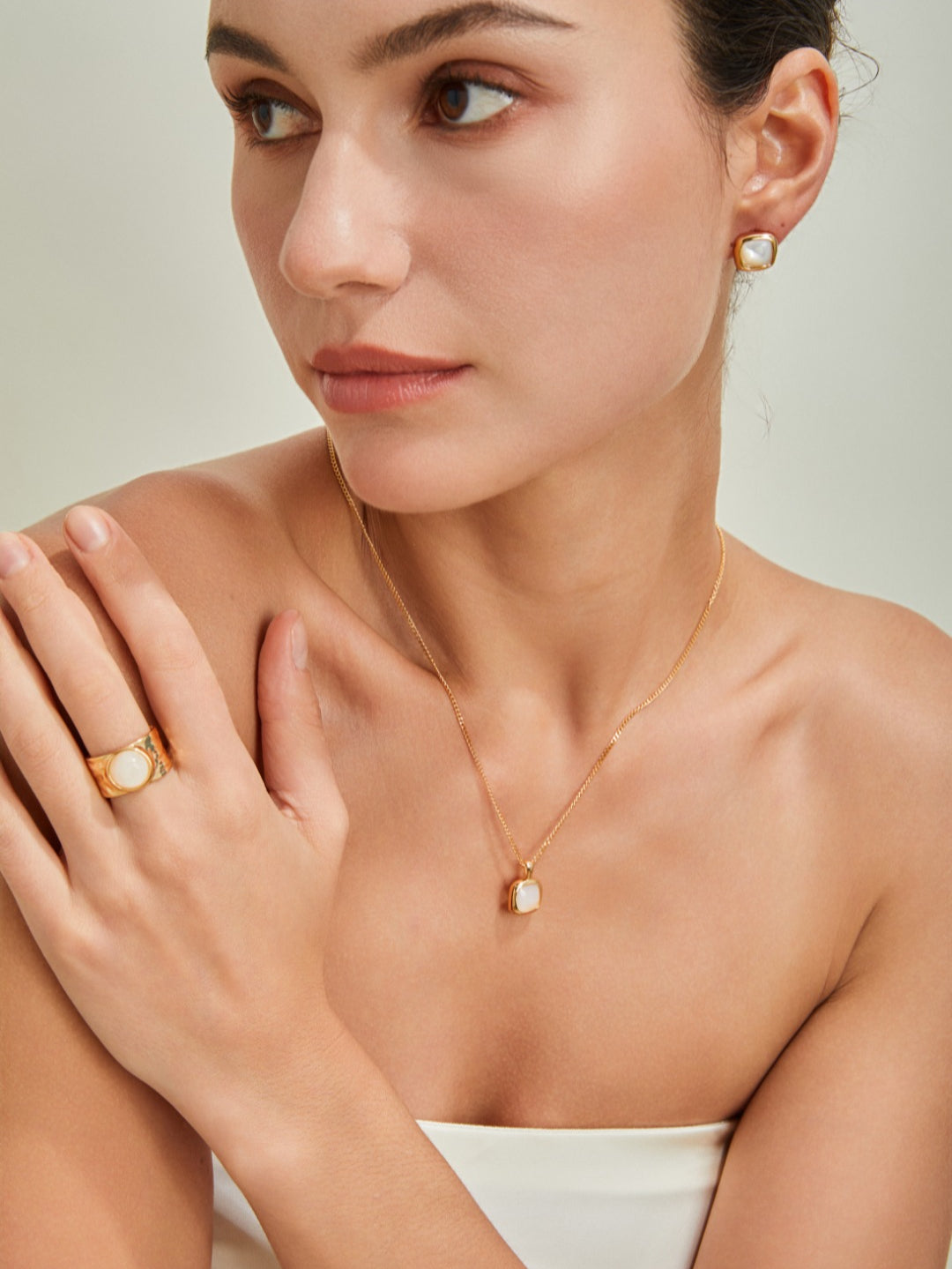 Vintage White Shell Necklace