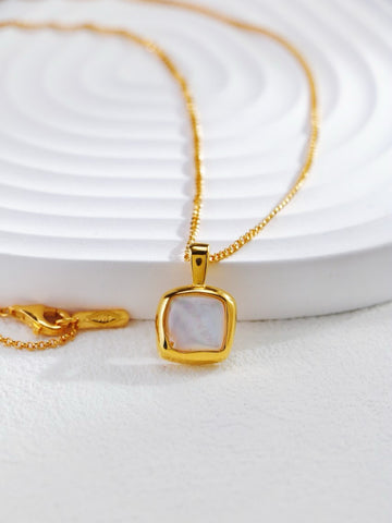 Vintage White Shell Necklace