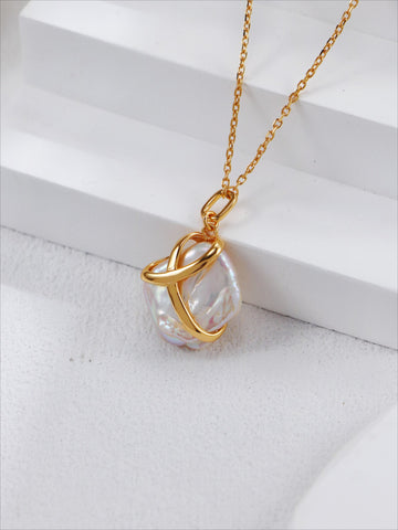 Square Pearl Pendant Necklace