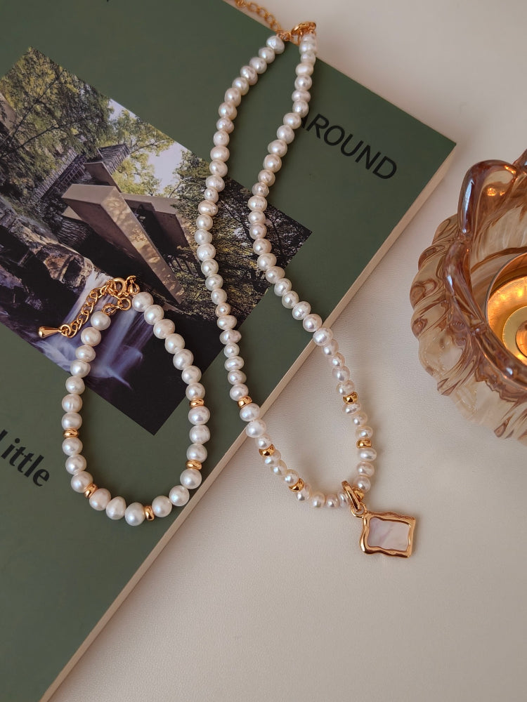 Natural Freshwater Pearl Bracelet