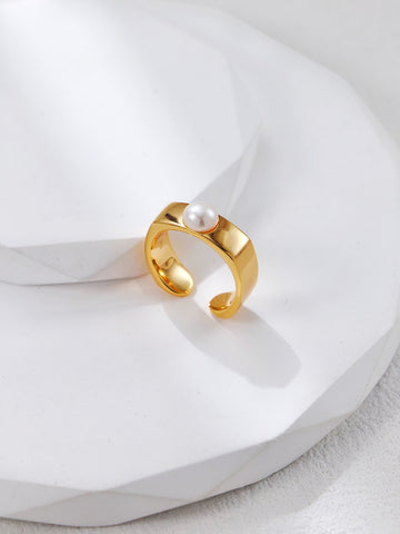 Simple Pearl Ring