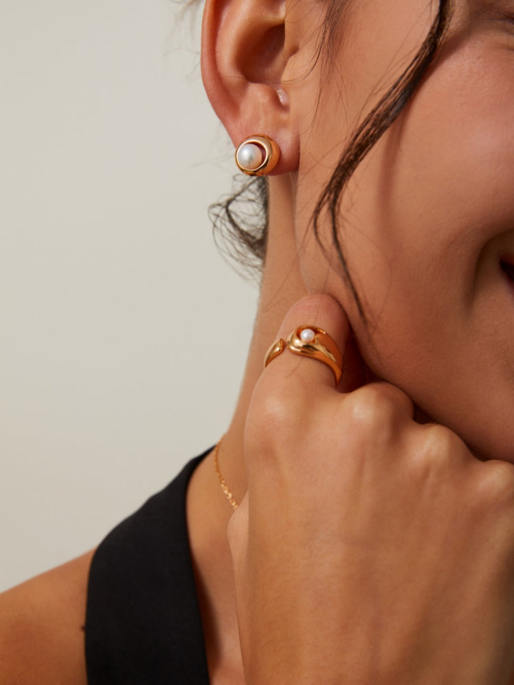 Gold Pearl Earrings
