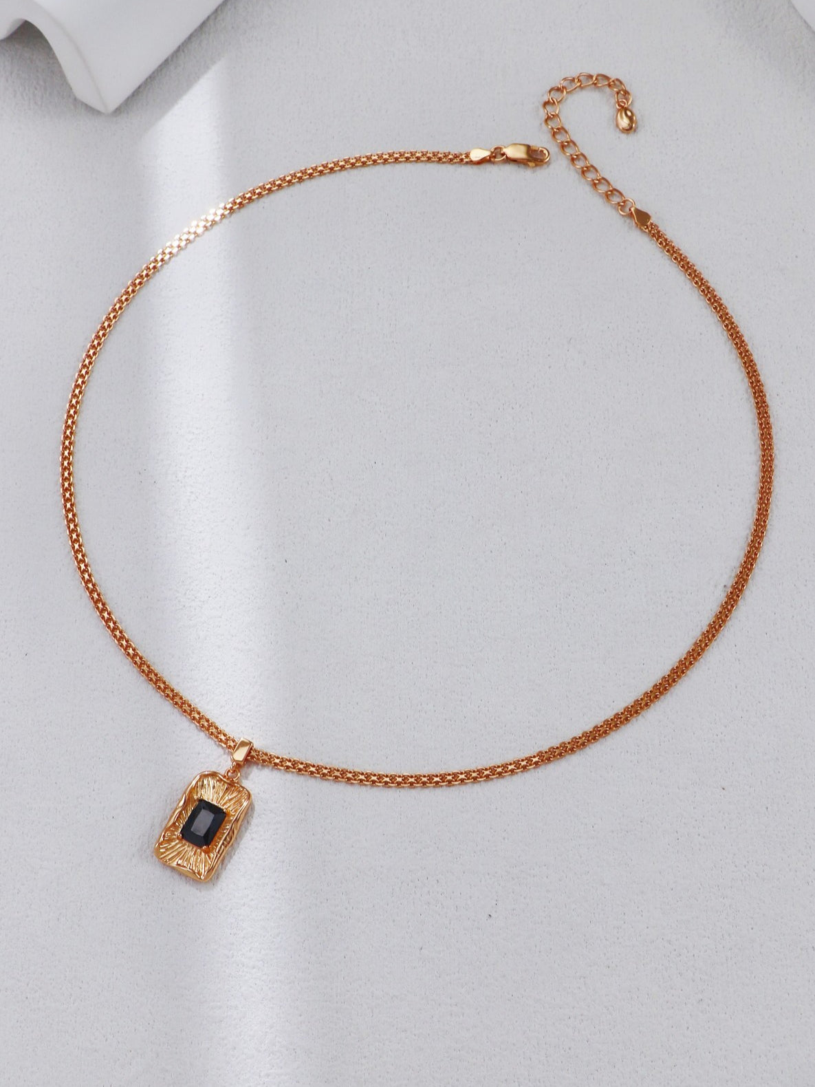 Tree Pattern Black Zircon Necklace
