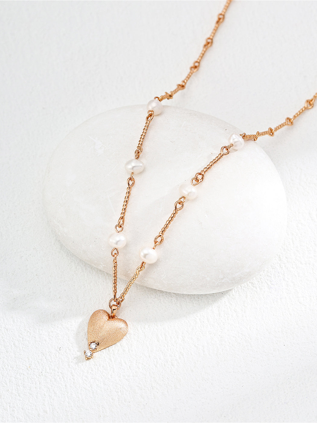 Pearl Matte Pendant Necklace